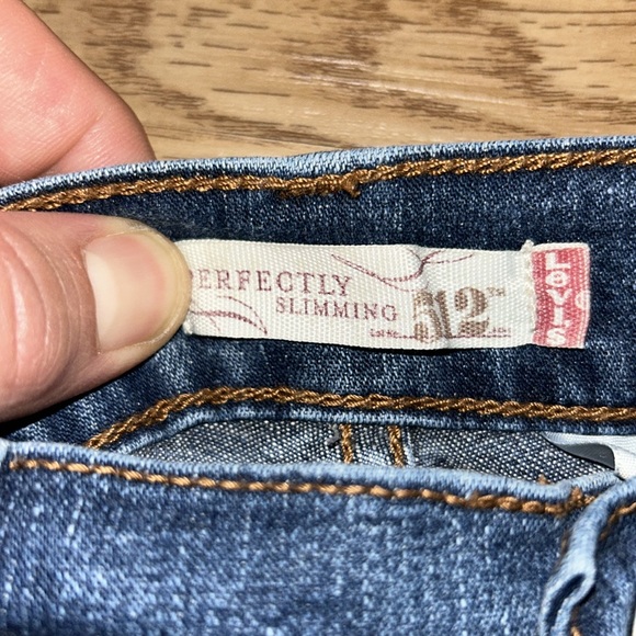 Levi Strauss & Co. Women’s Jeans - Picture 3 of 9